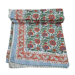 Handgemaakte bloemenkantha-quilt met de hand gestikte katoenen dekensprei Sprei met bloemenprint