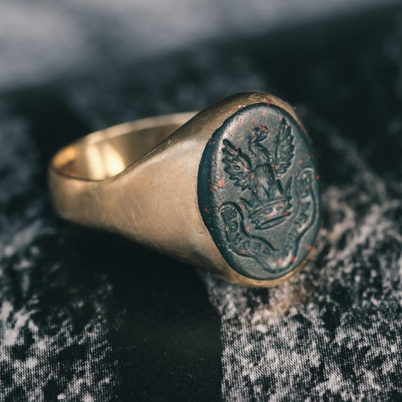 Victorian Heraldic Intaglio Signet Ring - Gem