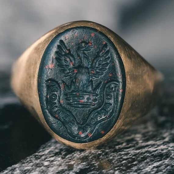 Victorian Heraldic Intaglio Signet Ring - Gem