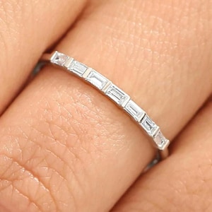 Baguettes Halbe Ewigkeit Moissanite Ehering, halbe Ewigkeit band, Baguette Moissanite Band
