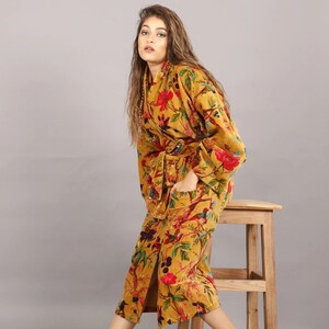Gelber Vogel Samt Banyan Stoff Kimono Baumwolle Samt Robe Lange Brautjungfer Robe One Size Geschenk Gedruckt Kimono Robe