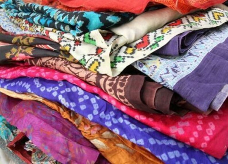 10 Pcs Lot Vintage Indian Silk Blend Sari Fabric Antique Textile Wedding Dress Woman Traditional Ethnic Hand loom Recycling Material Sari