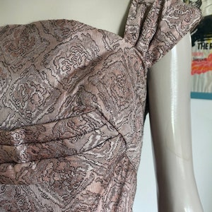 1950s Vintage Dress in light pink brocade fabric image 3