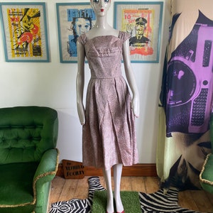 1950s Vintage Dress in light pink brocade fabric image 1