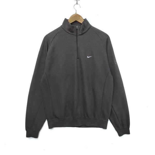 embroidered nike sweatshirt vintage