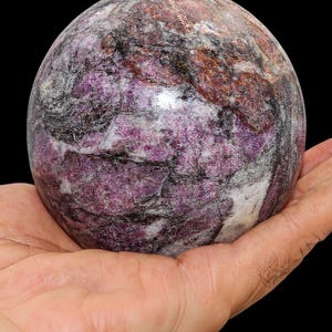 Esfera de corindón rubí gneis: bola de cristal de energía de biotita con variación de tamaño