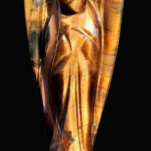 Peut inclure: Ensemble de trois tasses en c&eacute;ramique avec une finition mate et mouchet&eacute;e. Les tasses sont dans des tons cr&egrave;me, gris clair et gris fonc&eacute;. Chaque tasse a un design simple et minimaliste, parfait pour le caf&eacute; ou le th&eacute;.