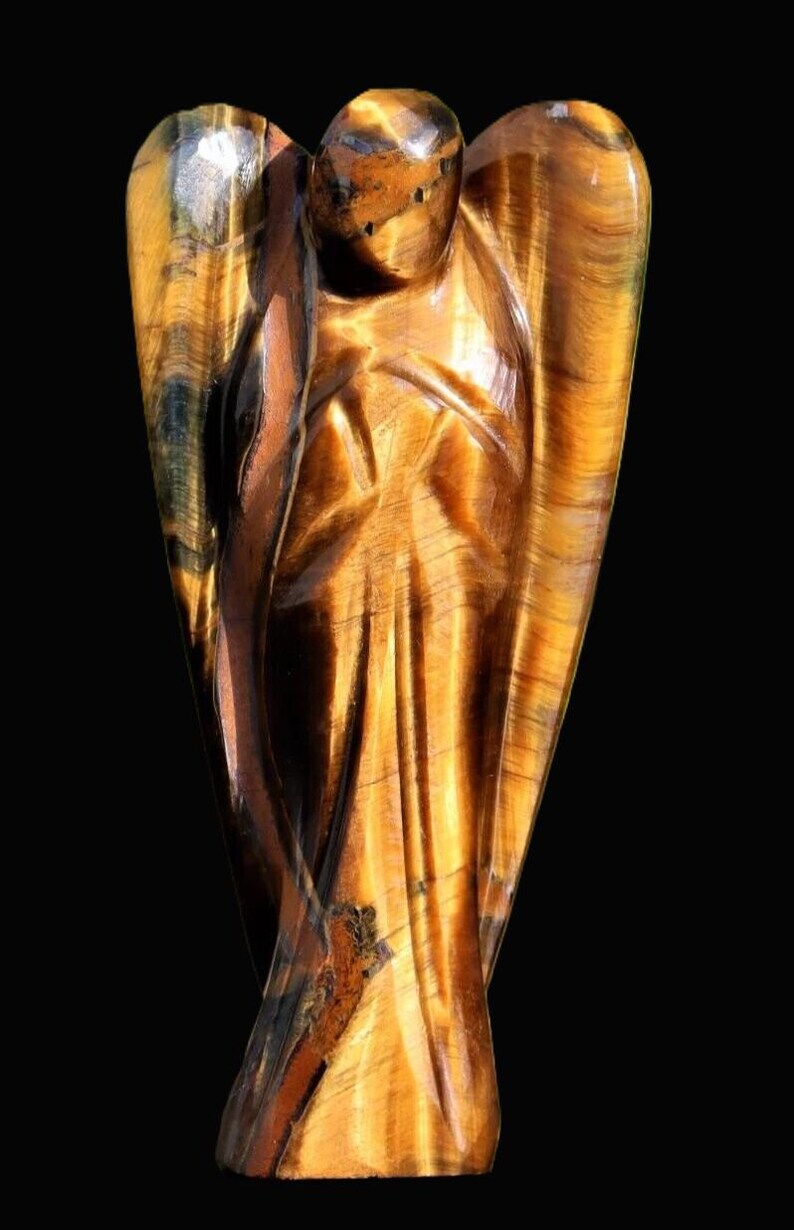 Peut inclure: Ensemble de trois tasses en c&eacute;ramique avec une finition mate et mouchet&eacute;e. Les tasses sont dans des tons cr&egrave;me, gris clair et gris fonc&eacute;. Chaque tasse a un design simple et minimaliste, parfait pour le caf&eacute; ou le th&eacute;.