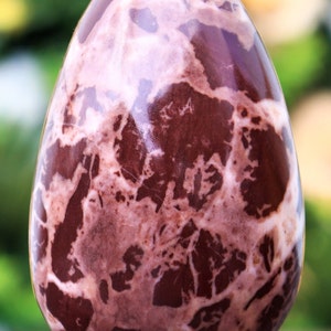 80MM Red Brecciated Jasper Egg Chakra Balancer Metaphysical Meditation Stone Natural Healing Crystal Egg Energy Gemstone Home Decor Gift