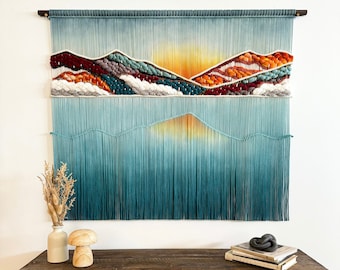 Bergsee Makramee Wandbehang: Fiber Art Tapisserie