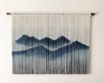 Indigo Mountain Fibre Art: Gewebte Makramee-Wandbehang