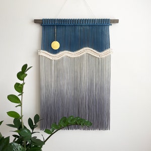 Clair de lune, suspension murale en macramé, art mural lune, cadeau pour elle, art lune, art soleil, phase de lune, art fibreux, tentures murales, tapisserie bohème