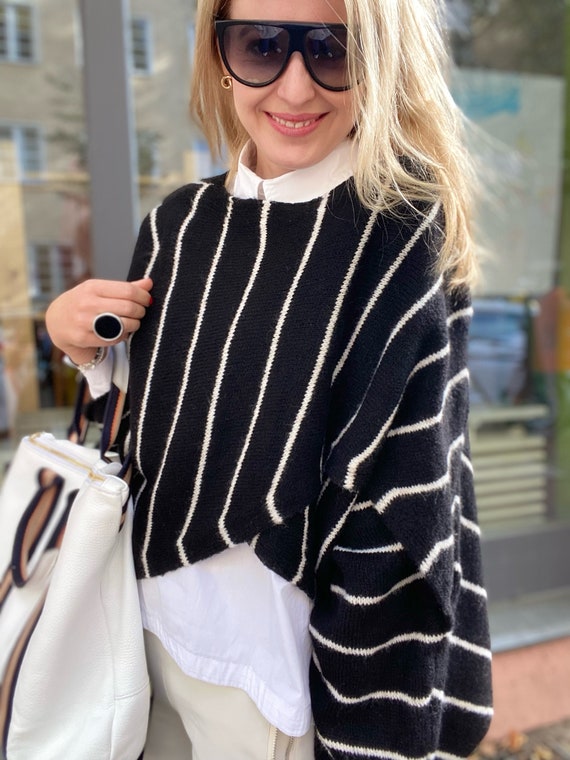 MEGA Stylish wool sweater wool sweater poncho sweater knitted sweater  sweater knitted sweater super soft and stylish one size exceptional