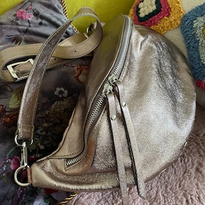 IDA L Leder Slingntasche Ledertasche Großbody  Großbodybag Halfmoon Bag moon bag Bauchtasche Kupfer Bronze