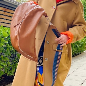 IDA XXL Extra Große Leder Bauchtasche bum bag Umhängetasche mit Karabinerhaken Large leather sling bag fanny pack Tasche Ledertasche Cognac