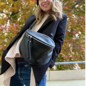 IDA L Shoulder Bag Leather Bag Large Body Large Body with CARABINER HOOK Leather Slingbag Black