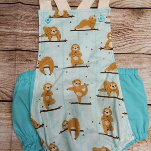 Sloth Romper, Sloth boy or girl outfit, brown Sloth, Sloth and baby blue, Sloth gift, Sloth clothing, clothing with Sloth, spring Sloth,