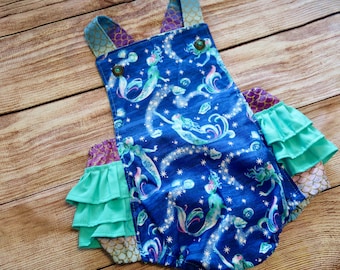 Tutina da sirena color acqua: fondo con volant, outfit da compleanno