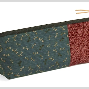 Schminktasche/ Stiftemäppchen/ Stehmäppchen aus japanischen Stoffen in rot und petrolblau mit Libellen, schönes Geschenk für Männer, Frauen