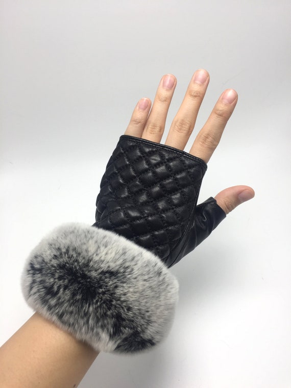 fingerless gloves with fur trim