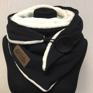 Warmer Schal Wickelschal schwarz weiß mit Knopf und Fleece Knopfschal von delimade Dreieckstuch Damen Geschenk imagem 4