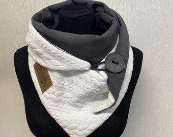 Scarf cable pattern with button white gray knit gift, Valentine&#39;s Day wrap scarf triangular scarf women by delimade