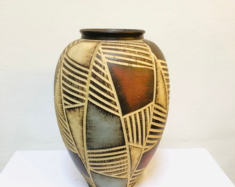 60er Jahre Keramik Vase, Sgraffito Vase, nummeriert