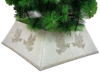 Christmas Tree Collar Hand Beaded Adjustable. White Doves Christmas Luxury Decor. Heirloom quality tree collar. Adjust to fit, Elegant