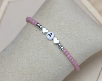 ARMBAND Rosa Perlen mit Herz und Buchstabe