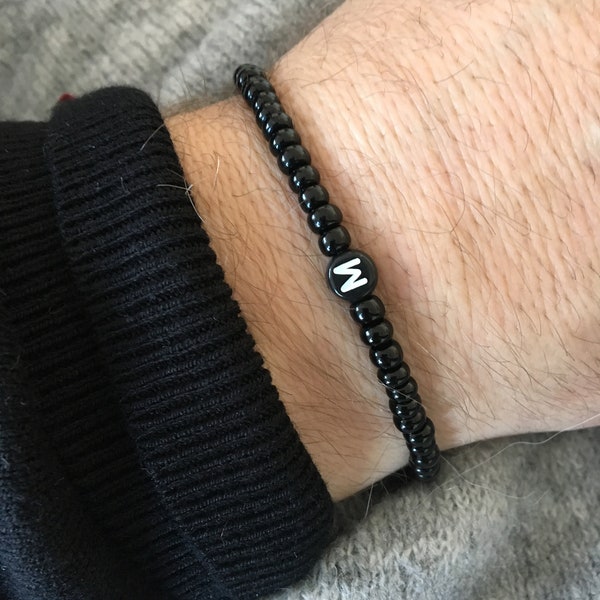 ARMBAND für Männer Buchstabe Initiale schwarz