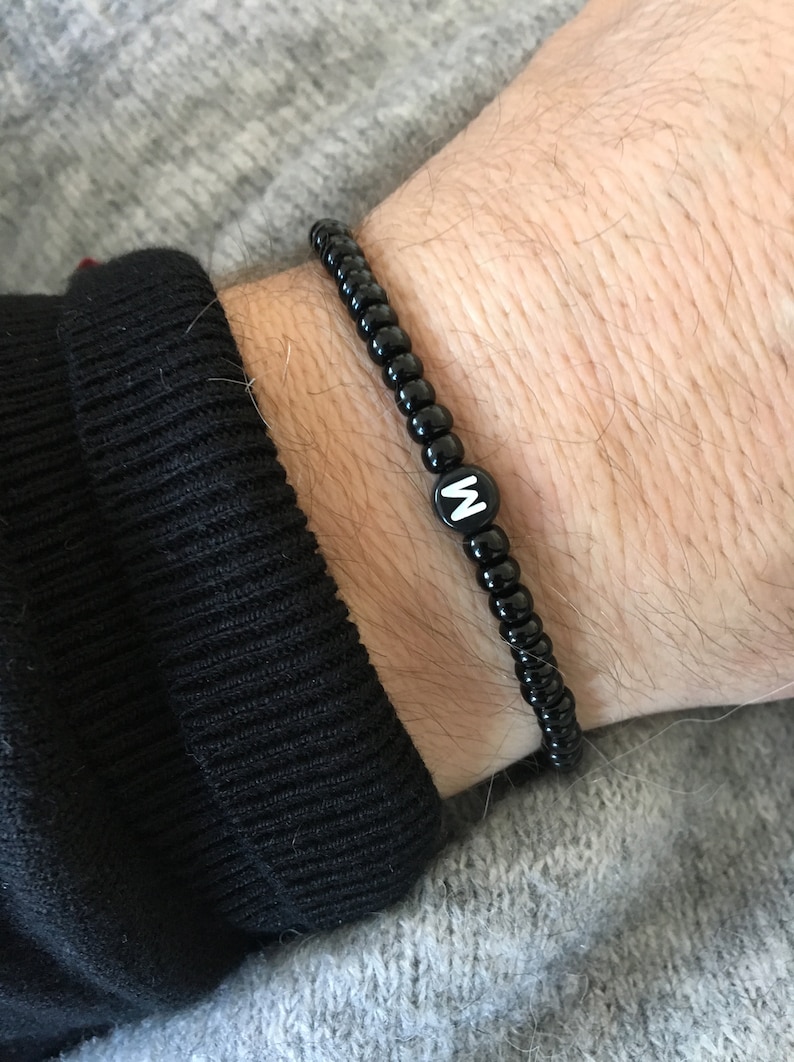 ARMBAND für Männer Buchstabe Initiale schwarz Bild 1