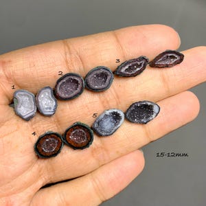 Tabasco Baby Geode Split Pairs Cabochon, Naturlig Ädelsten För Smyckestillverkning (15-12 mm) #D4052