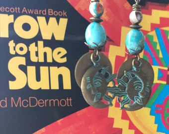 Genuine Kingman Mine Turquoise e Sun and Moon Brass Stampings ricchi di folklore.  Delizioso!
