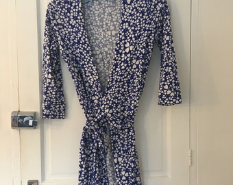 Diane Von Furstenberg Blue Vintage Wrap Dress.. UK small size 8. US 6