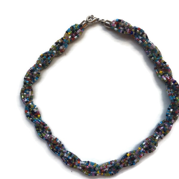 Multicoloured beaded confetti necklace. Multi strand necklace. Colourful jewellery. Dopamine dressing. Summer outfits. Womenswear.