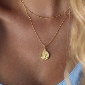 Whale Tail Necklace Gold,Medallion Necklace,Minimalist Gold Coin Necklace,Ocean Necklace for surfers,Gold Whale pendant,Beach Jewelry
