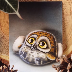 Tarjeta de felicitación dulce del polluelo del búho del pequeño búho de la postal