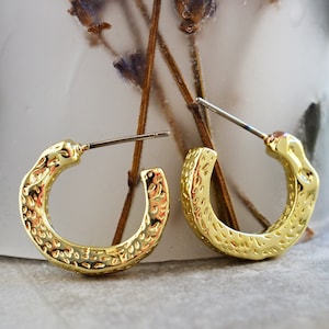 Gold Hoop Earrings,Hammered Gold Hoops,Everyday Hoops,Textured Gold Earrings,Minimal Stud Hoop,Dainty Hoops,Open Hoop Earrings,Wrap Hoop Ear
