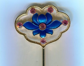 Hand-decorated rhinestone hair pin Kanzashi with Swarovski Elements rose