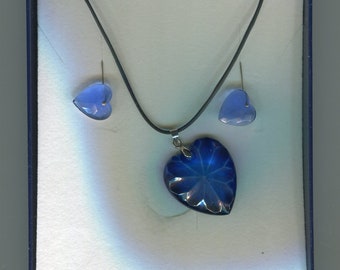 1 conjunto de joyas hechas a mano cuello de corazones azules y pendientes