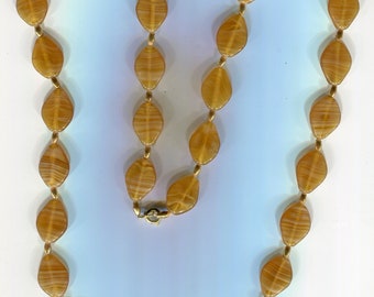 1 collar de perlas hecho a mano tamaño mármol marrón. 72