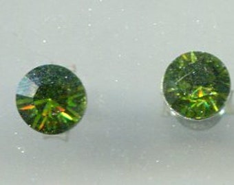Pendientes Swarovski Elements verde oliva 6 mm
