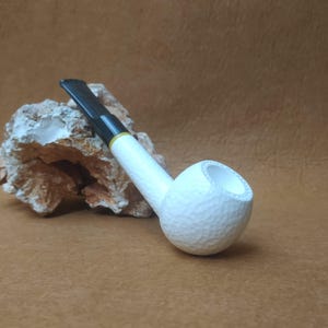 Hand Carved Meerschaum Pipe: Apple Design with Fitted Case