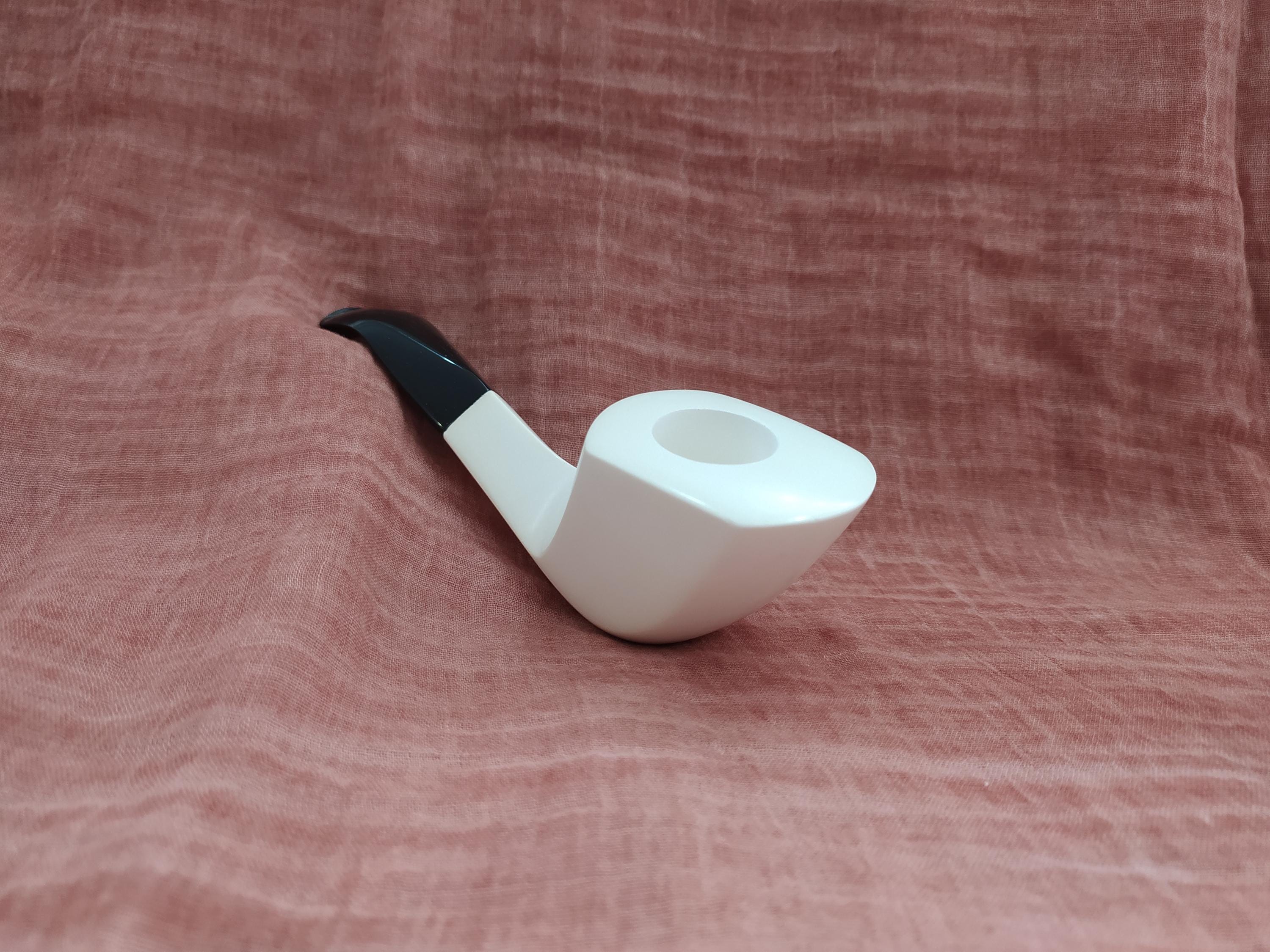 Free Hand Meerschaum Pipe with Fitted Case