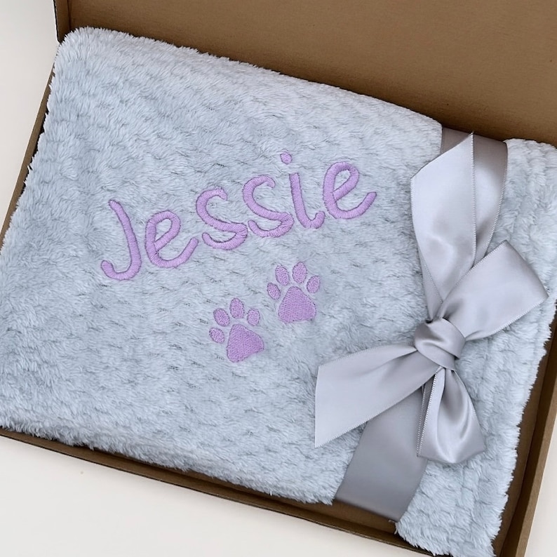 Dog Blanket Cat Blanket Personalised Dog Blanket Puppy Blanket Paw Print Blanket Super Soft Pet Blanket Embroidered Blanket zdjęcie 7