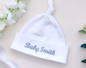 Gestickte personalisierte Babymütze, bestickte geknotete Babymütze, Babyparty-Geschenk, bestickte Babymütze, Neugeborenes Babygeschenk