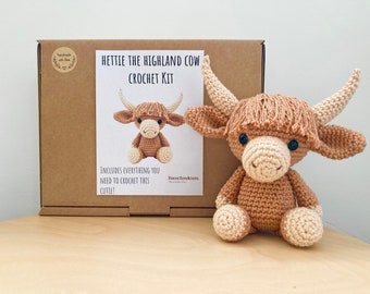 Kit de crochet pour un joli jouet animal amigurumi ~ Hettie la vache des Highlands ~ Kit de bricolage/kit d’artisanat/pack de démarrage