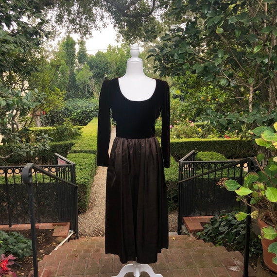 Rare Volup Vintage Couture Designer William Pearso