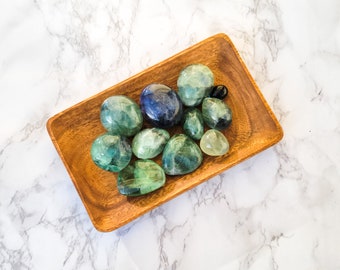 Pietre levigate di fluorite arcobaleno: cristalli curativi, pietre preziose metafisiche