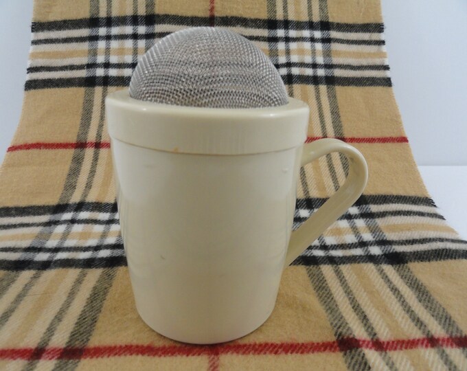 Pampered Chef Powdered Sugar Cinnamon Flour Shaker 1690 Kitchen Gadget